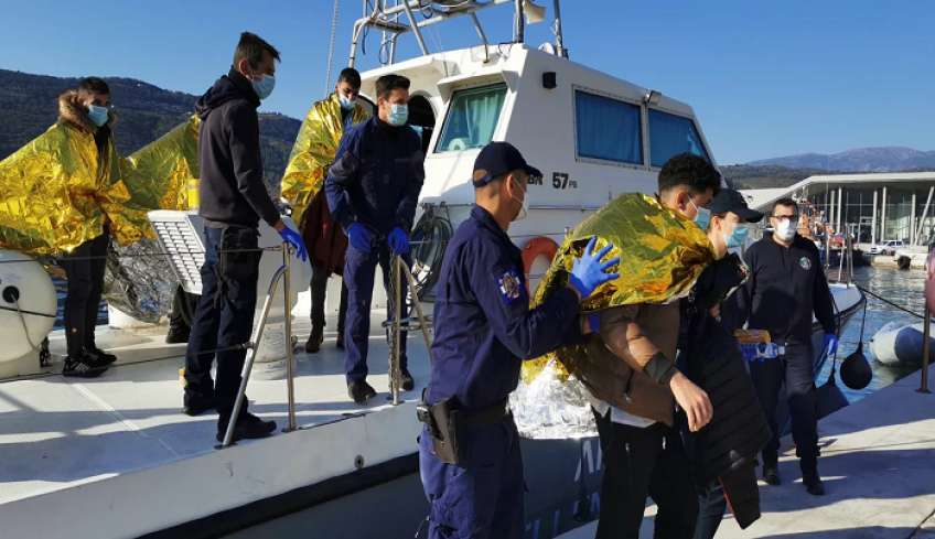 Εκπρόσωπος Λιμενικού για επεισόδιο στη Σάμο: Έγινε για επίδειξη δύναμης ή για να προκαλέσουν τη λάθος κίνηση