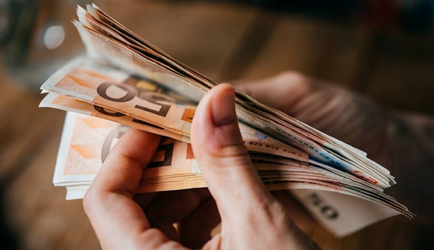 «Δώρο» μέχρι 900 ευρώ για νοικοκυριά -Πότε θα δοθούν, ποιοι οι δικαιούχοι