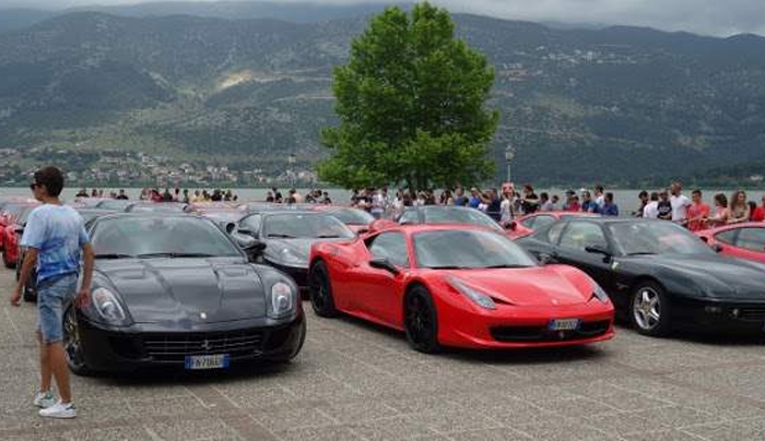 «Πλημμύρισαν» με Ferrari τα Ιωάννινα -Στον μώλο τα εντυπωσιακά αυτοκίνητα [εικόνες & βίντεο]