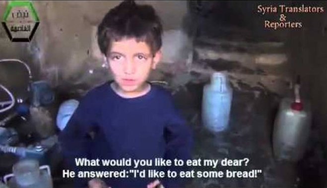 Συγκλονιστικό: Παιδί από τη Συρία τρώει μόνο γρασίδι για να επιβιώσει (βίντεο)