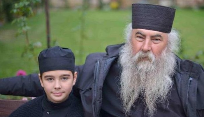 Άγιο Όρος: Αυτός είναι ο 12χρονος Μιχάλης που έγινε μοναχός - Η πρώτη του συνέντευξη