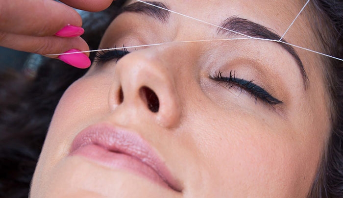 Αποτρίχωση φρυδιών με κλωστή; Μάθε τα sos tips!