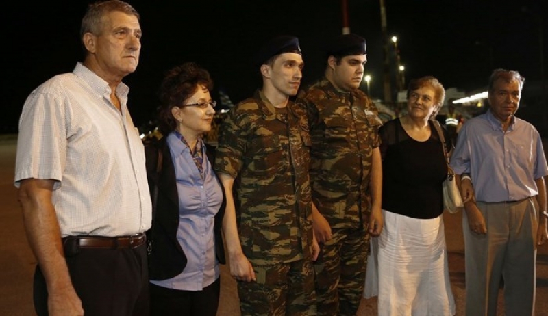 Η Άγκυρα επέστρεψε τα κινητά στους δύο Έλληνες στρατιωτικούς