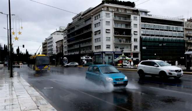 Καιρός σήμερα: Τοπικές βροχές και καταιγίδες με ισχυρούς ανέμους έως 9 μποφόρ