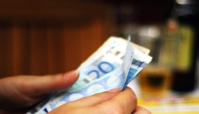 Πότε θα χορηγηθούν δώρα, συντάξεις και επιδόματα για τα Χριστούγεννα