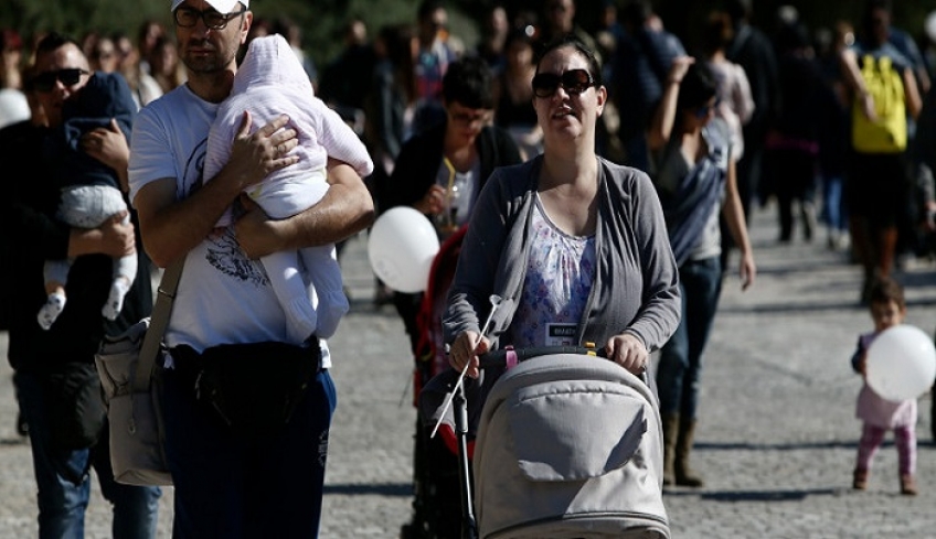 Μείωση ΦΠΑ από το 23% στο 13% σε δεκάδες βρεφικά είδη -Πού θα πληρώνουν λιγότερο οι γονείς [παραδείγματα]