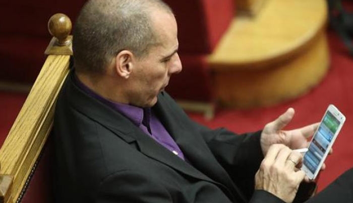Συνέντευξη "ποταμός" του Γιάνη Βαρουφάκη: "Καρφώνει" Τσίπρα - Σόιμπλε