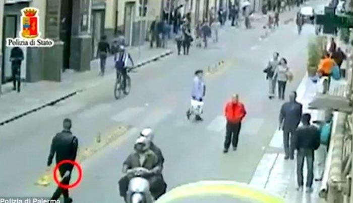 "Πόλεμος" της ιταλικής μαφίας με τους μετανάστες! Σοκαριστικό βίντεο