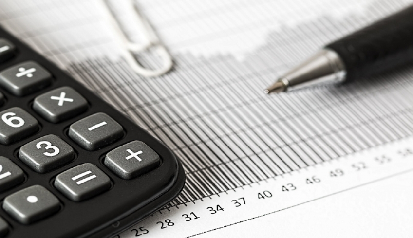 ΑΑΔΕ: Μείωση προκαταβολής φόρου για 350.000 επιχειρήσεις με νέες συνοπτικές διαδικασίες
