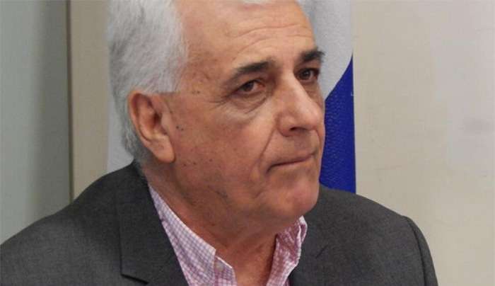 Κ. Καϊσερλης: Στο παγκάκι με τον Δε Λαστίκ, τα πολιτικά φαντάσματα και οι Μάο, Μάο.