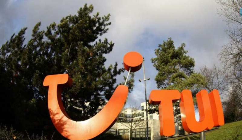 TUI: «Πετάνε» οι κρατήσεις για Ελλάδα