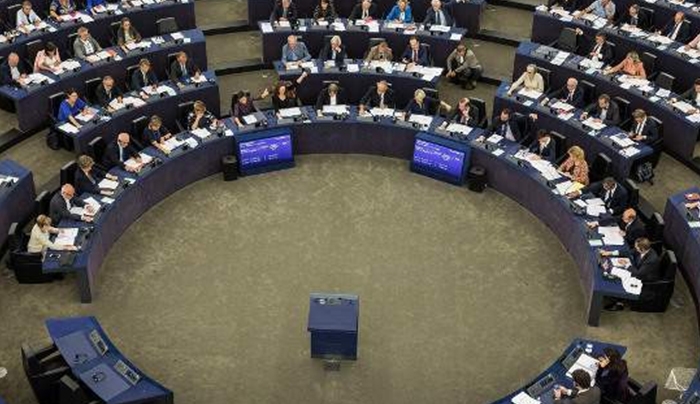 Τι αλλάζει στα πνευματικά δικαιώματα - Τι ψήφισε το Ευρωκοινοβούλιο για YouTube, Facebook και Google