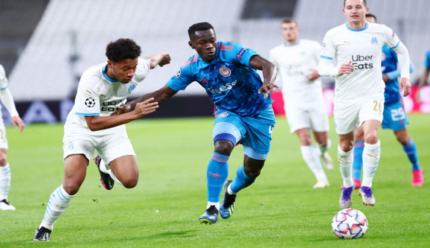 Μαρσέιγ – Ολυμπιακός 2-1: «Αλητεία» Μανθάνο και VAR!