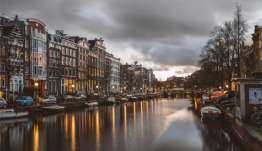 Άμστερνταμ: Σχεδόν μισό εκατομμύριο ευρώ για μια θέση πάρκινγκ σε εμπορικό δρόμο