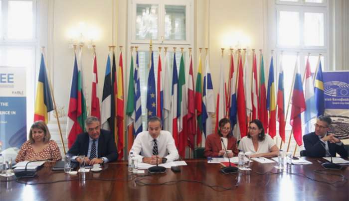 Στ. Καφούνης: Το λιανικό εμπόριο σε κίνδυνο – Να κλείσει η κερκόπορτα της Ε.Ε.