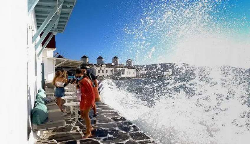 Ελεγχοι σε επιχειρήσεις σε Μύκονο, Ρόδο και Κω