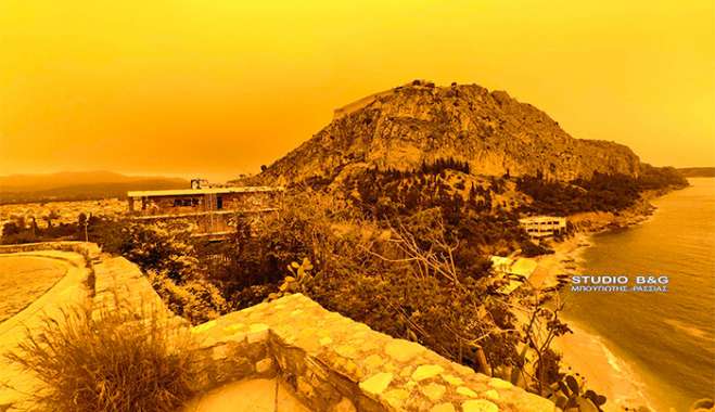 ΝΑΥΠΛΙΟ: ΜΕΓΑΛΗ ΜΕΤΑΦΟΡΑ ΣΚΟΝΗΣ ΑΠΟ ΤΗΝ ΑΦΡΙΚΗ - ΚΟΚΚΙΝΙΣΕ Ο ΟΥΡΑΝΟΣ (ΦΩΤΟ-ΒΙΝΤΕΟ)