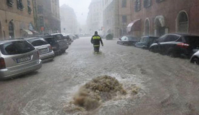 Μεγάλες πλημμύρες σαρώνουν την Γένοβα