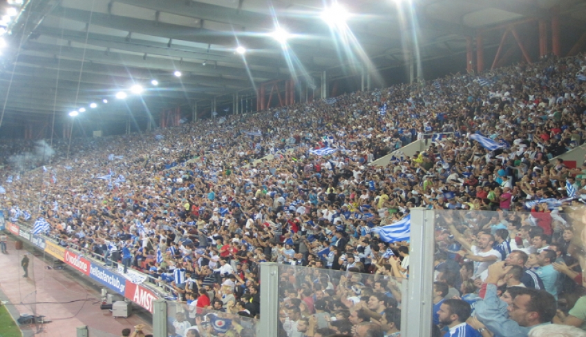 Επιστρέφουν οι οπαδοί στα ελληνικά γήπεδα; – Τι συζήτησαν Χαρδαλιάς, Αυγενάκης και ΠΑΕ