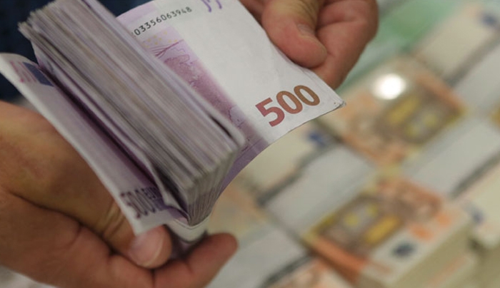 Συναγερμός στις τράπεζες - Πάνω από 11 δισ. έχουν φύγει σε δύο μήνες