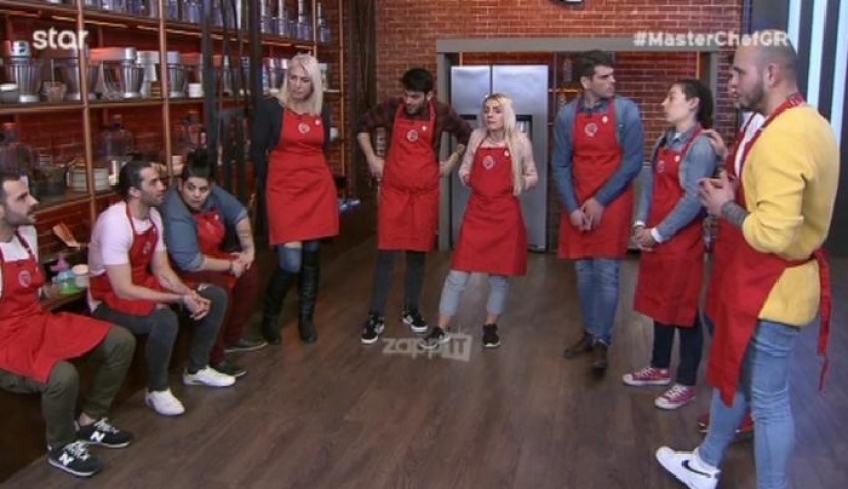 Βγήκαν τα μαχαίρια στο MasterChef! «Το βρίσκω προσβλητικό» – «Είσαι λίγο καραγκιόζης»