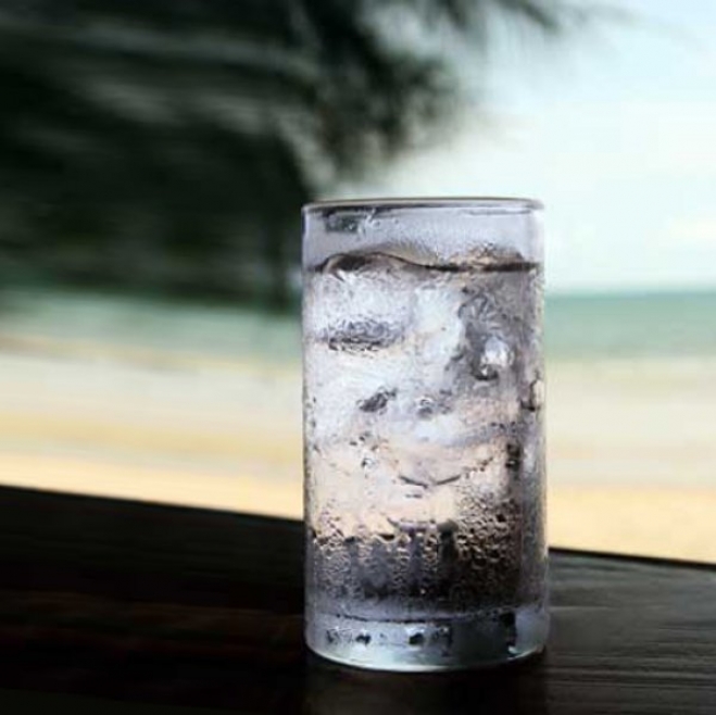 Νερό με παγάκια: Ο πιο εύκολος τρόπος για να αδυνατίσετε