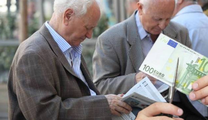 Ποιοι γλιτώνουν από το “ψαλίδι” στις πρόωρες συνταξιοδοτήσεις – Οι διαβεβαιώσεις Κατρούγκαλου