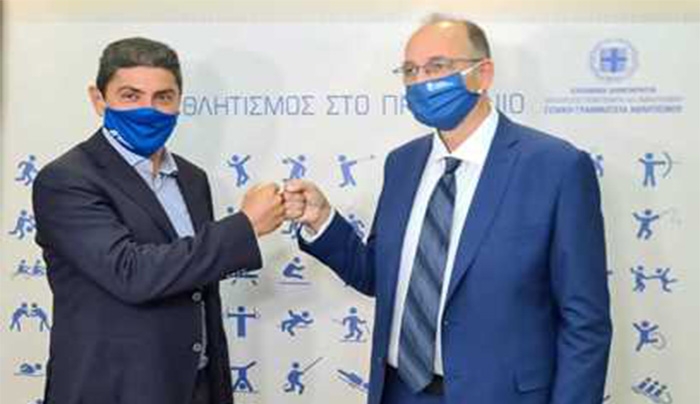 «Δουλεύουμε με γρήγορες πάσες και πολλά εύστοχα τρίποντα» τόνισε ο Λευτέρης Αυγενάκης στη συνάντηση με τον Βαγγέλη Λιόλιο