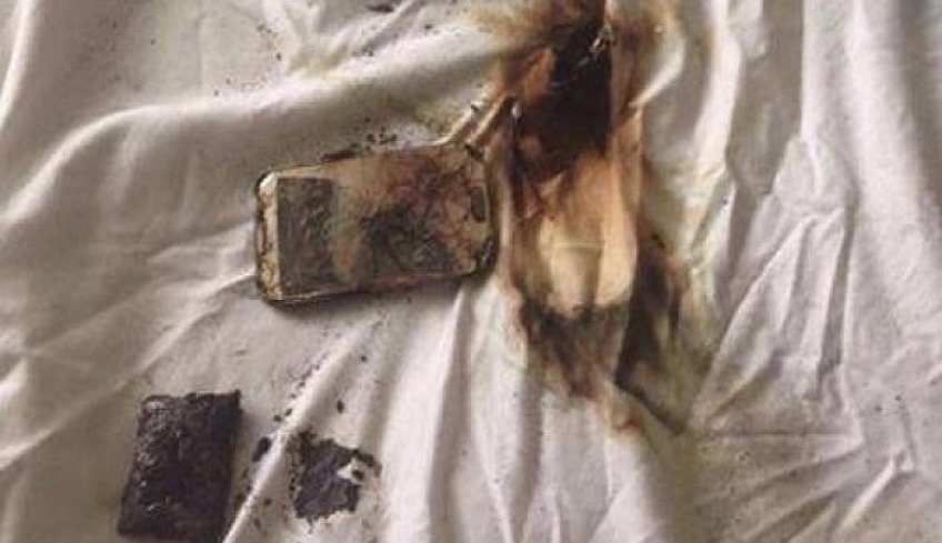 Βέροια: Κινητό τηλέφωνο εξερράγη στα χέρια 24χρονης -Ξέσπασε φωτιά στο σπίτι! [βίντεο]