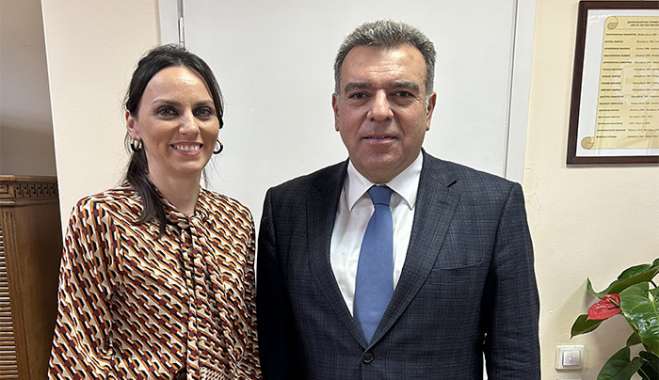ΜΑΝΟΣ ΚΟΝΣΟΛΑΣ: «Ειδικό πλαίσιο στήριξης για τους νησιωτικούς δήμους»