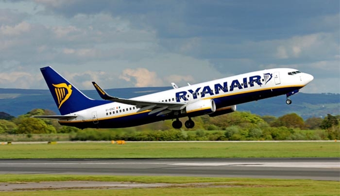 ΠΡΟΣΦΟΡΑ: Τα Χριστούγεννα πετάμε με Ryanair μόνο με 9,99€!!