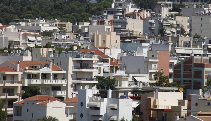 Στα κοράκια των distress funds 250.000 ακίνητα