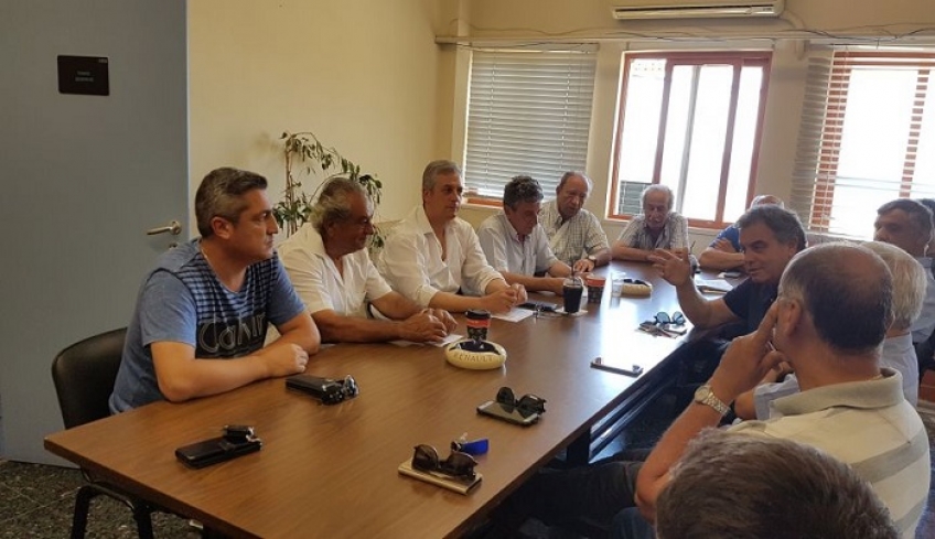 "Ο Καματερός στην Ένωση Γεωργικών Συνεταιρισμών Δωδεκανήσου για τα ελαιουργικά. "