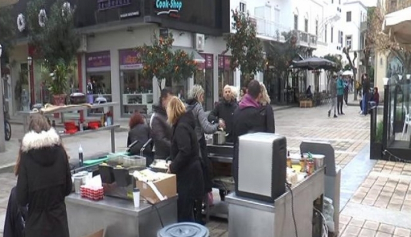 Το STREET ETHNIC FOOD από τον ΕΥΔΑΜΟ έκλεψε την παράσταση στην πλ. Κονίτσης
