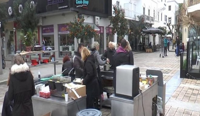 Το STREET ETHNIC FOOD από τον ΕΥΔΑΜΟ έκλεψε την παράσταση στην πλ. Κονίτσης
