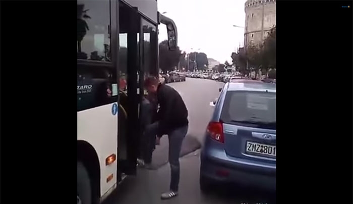 VIDEO: Φάρσα σε οδηγό λεωφορείου στη Θεσσαλονίκη