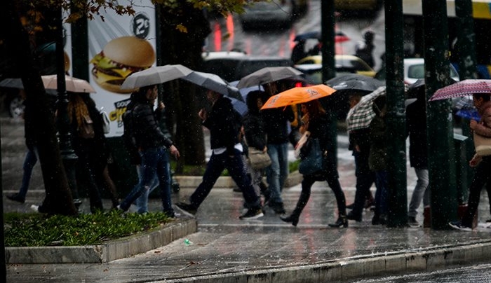 Έκτακτο δελτίο επιδείνωσης καιρού: Βροχές και καταιγίδες μέχρι την Πέμπτη