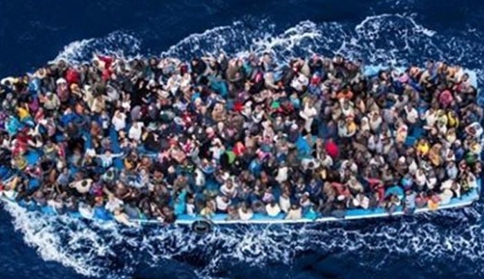 6 νεκροί και 400 αγννούμενοι σομαλοί μετανάστες στα ανοιχτά της Σικελίας