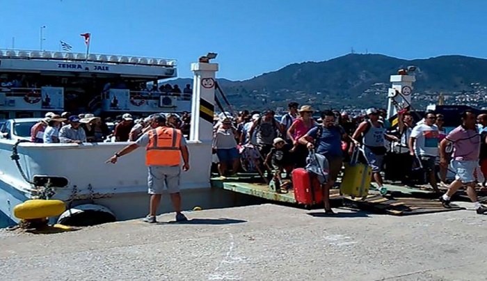 «Εισβολή» Τούρκων τουριστών στα ελληνικά νησιά