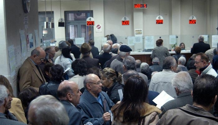 Βάζουν χέρι στις κρατήσεις υπέρ ΟΑΕΔ για να γλιτώσουν τις κύριες συντάξεις