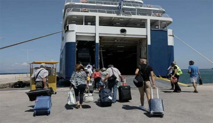Εκπτώσεις σε ακτοπλοϊκά και αεροπορικά εισιτήρια για τις μετακινήσεις αναπληρωτών εκπαιδευτικών την περίοδο των Χριστουγέννων,