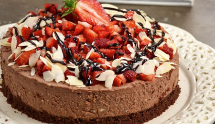 ΣΟΚ Cheesecake σοκολάτας με φράουλες