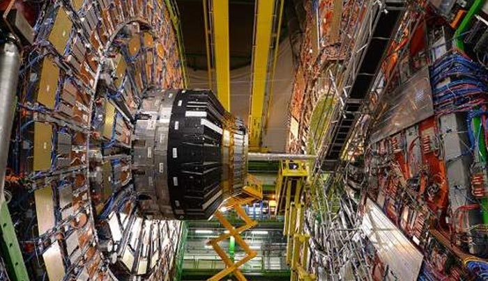 Μπροστά σε νέα ανακάλυψη το CERN -Ενδείξεις για ένα μυστηριώδες νέο βαρύ σωματίδιο