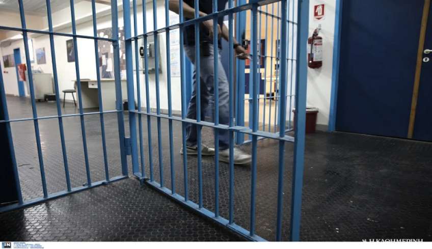Στη φυλακή δύο σωφρονιστικοί υπάλληλοι της Νιγρίτας – Πουλούσαν κινητά στους κρατούμενους