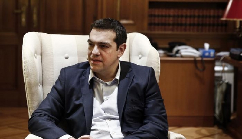 Επίσπευση του ανασχηματισμού για να σβήσουν τις πολιτικές «φωτιές»