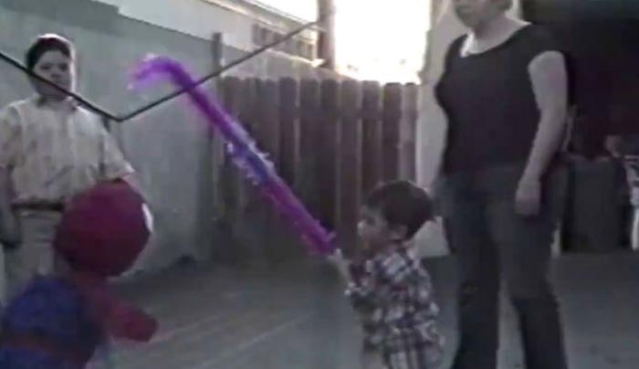 Θα λιώσετε! Ο μικρός λέει όχι στη βία με ένα μοναδικό τρόπο (Βίντεο)