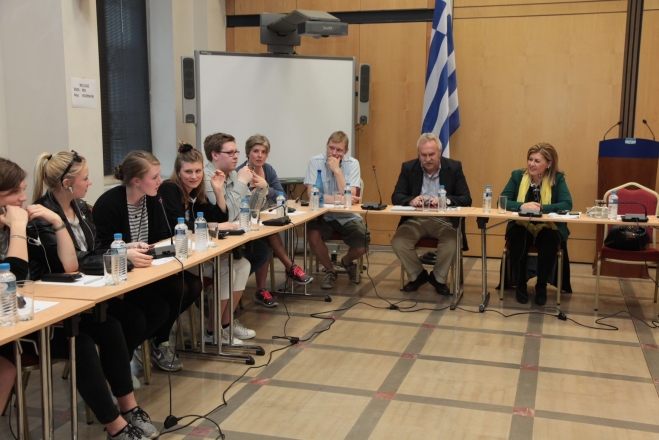 Συνάντηση του Δημήτρη Γάκη με εκπαιδευτικούς και μαθητές από τη Δανία στο πλαίσιο των δραστηριοτήτων της κοινοβουλευτικής ομάδας φιλίας Ελλάδας – Δανίας