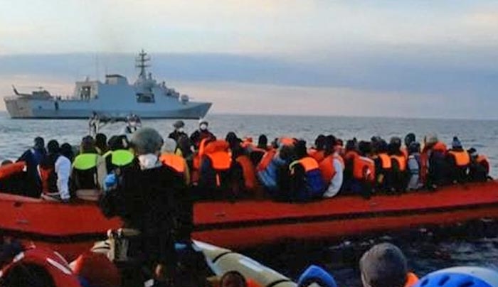Πάνω από 4000 πρόσφυγες διασώθηκαν στην Ιταλία (βίντεο)