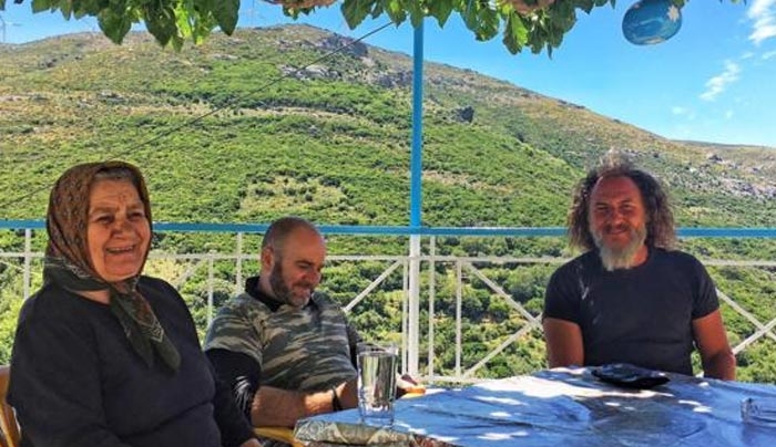 «Σφυριά»: Αφιέρωμα του BBC στην ελληνική σφυριχτή γλώσσα που σβήνει στον χρόνο