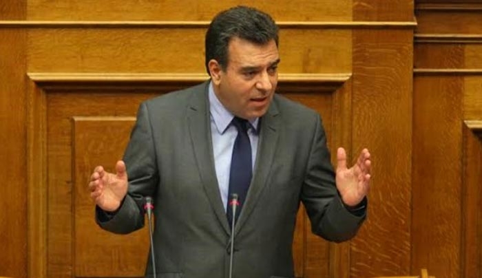 ΜΑΝΟΣ ΚΟΝΣΟΛΑΣ: «Οι αυτοσχεδιασμοί της κυβέρνησης στην Παιδεία έχουν τεράστιο κόστος»